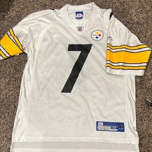 Reebok White Jersey with Black Number 7